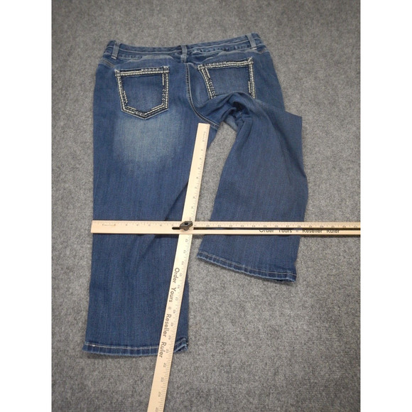 Maurices Jeans Women's 15/16 Short Blue Medium Wash Embroidered Denim 34x19in - Picture 7 of 8